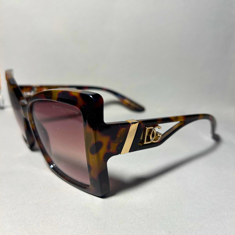 Oversized Tortoise Shell Cat-Eye Sunglasses